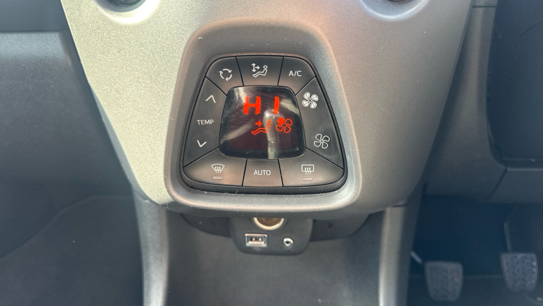 Toyota Aygo 1.0 VVT-i X-Plore 5dr Petrol Hatchback